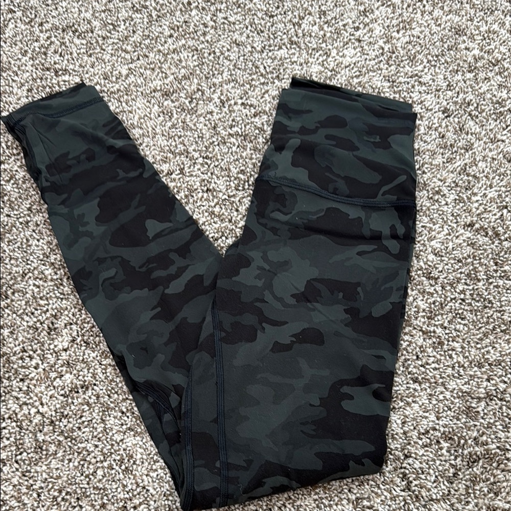Lululemon Athletica Black and Gray Leggings with Camouflage Design - Picture 1 of 1